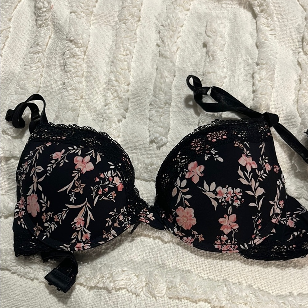 Floral Lace Trim Bra - Black and Pink 34b # 2488